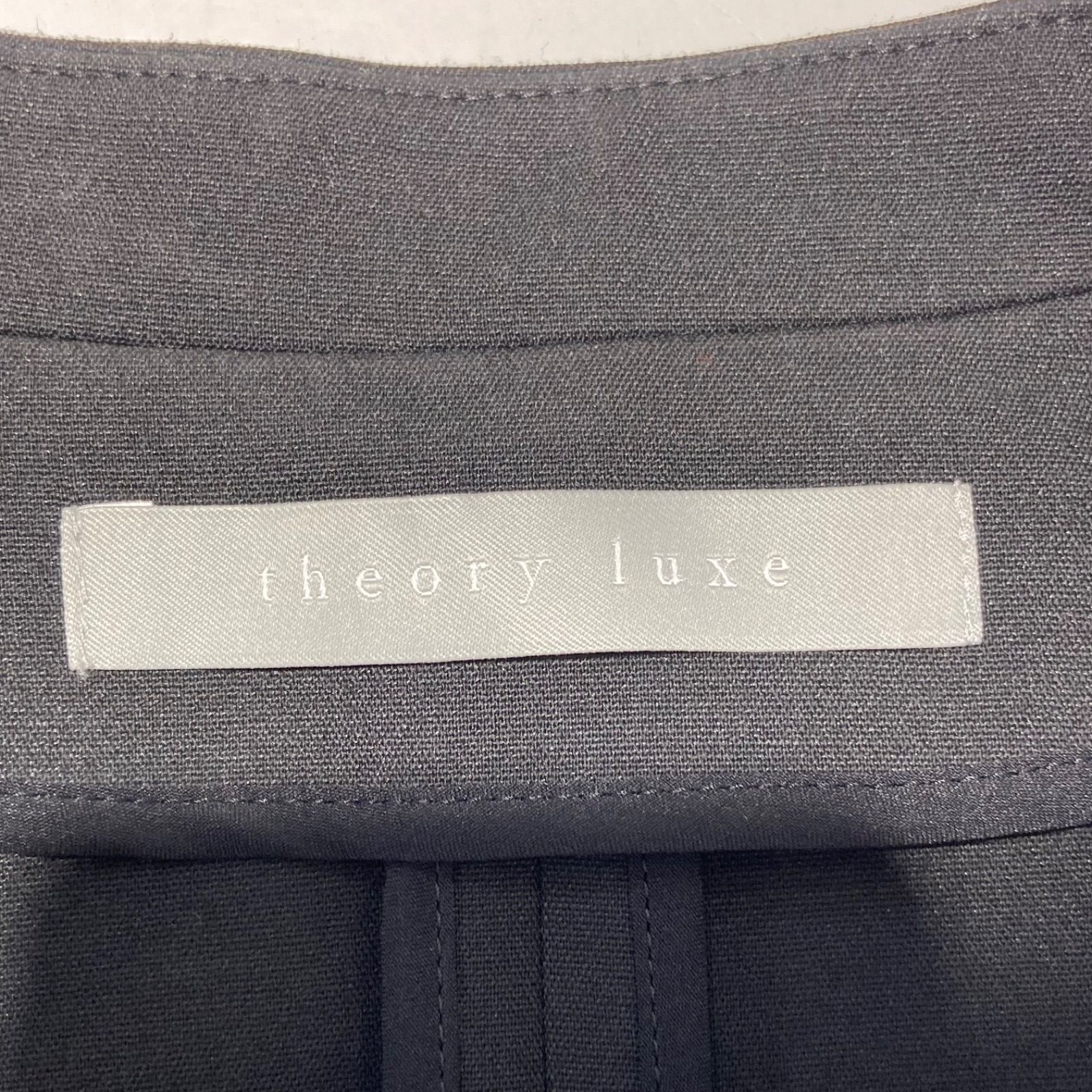 ■美品■セオリー リュクス ノーカラージャケット サイズ38 白 美品✨ セオリーリュクス ノーカラージャケット ワンピース