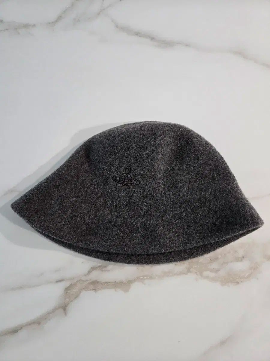 タグ付き Vivienne Westwood ORBロゴ バケットハット