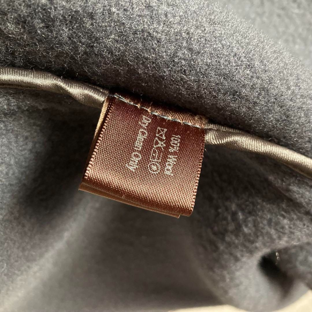 チャコールグレー