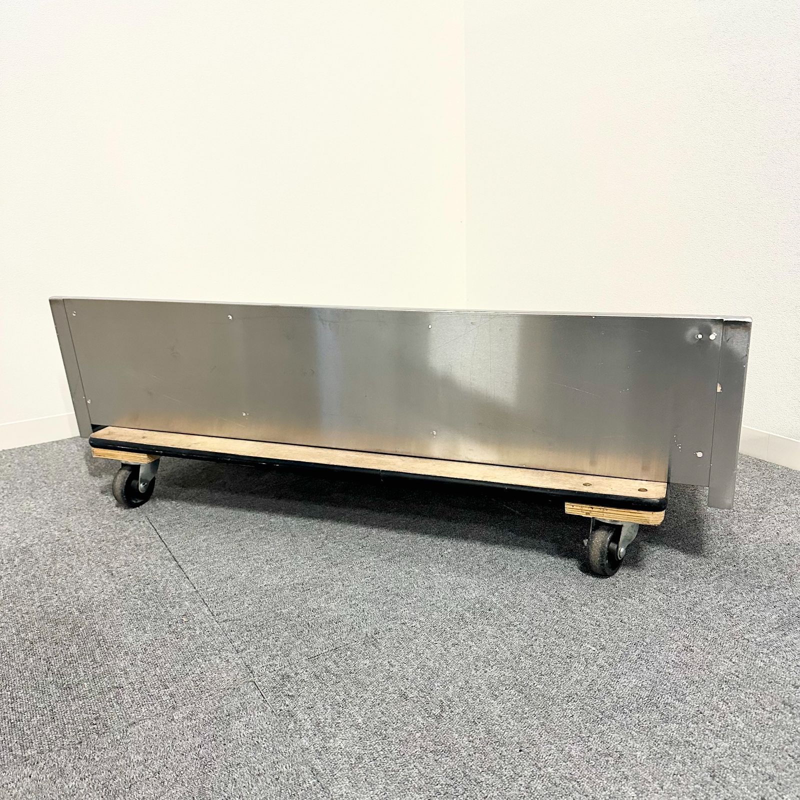ステンレス平棚|穴開け加工済|幅1050mm×奥行300mm×高さ250mm|業務用|厨房機器|棚|台|1227