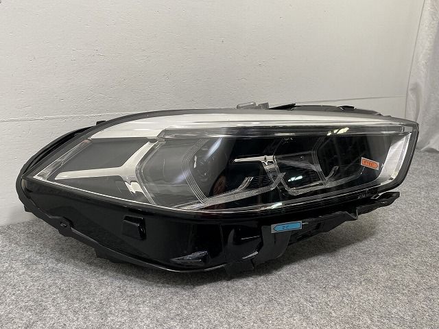 ジャンク!1シリーズ F40 純正 右 ヘッドライト/ランプ LED VALEO 63.11