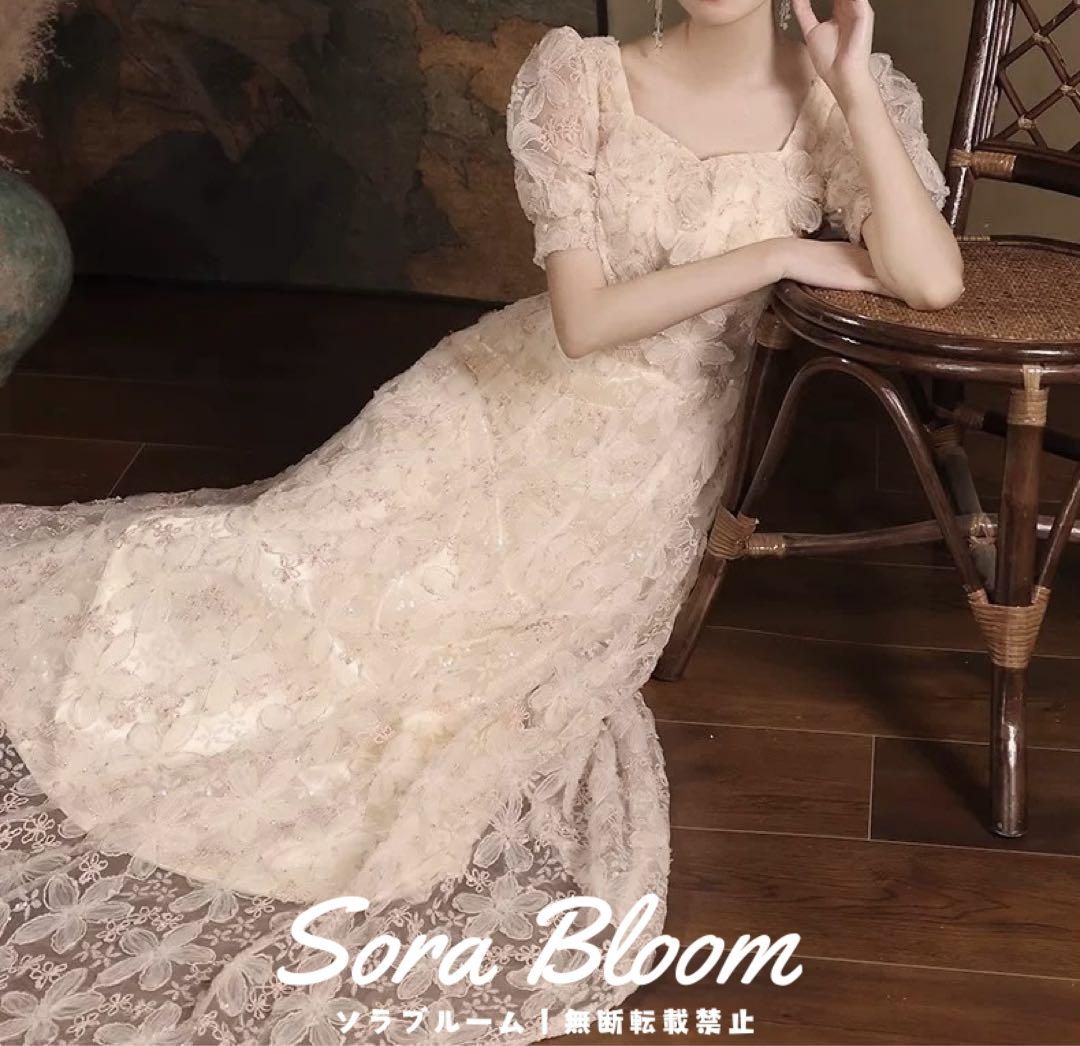 新品・未使用】お花のデザインが可愛い パフスリーブの