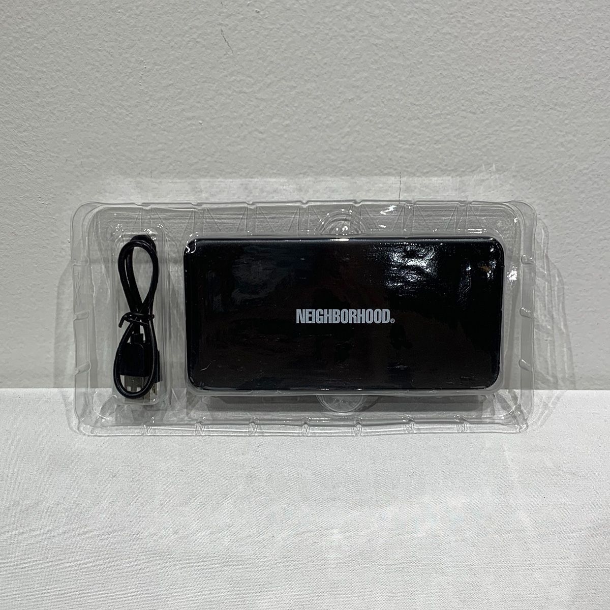 ネイバーフッド ロゴプリントモバイルバッテリー 充電器-2