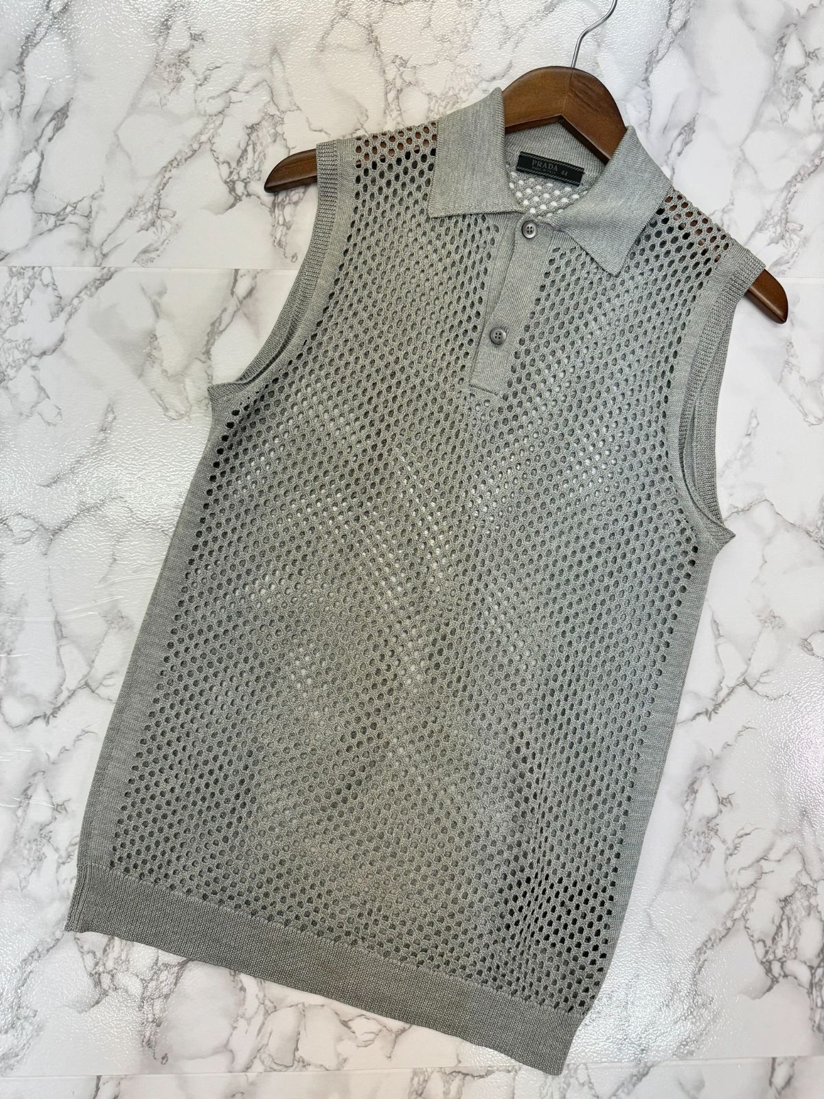 プラダ  ノースリーブニット トップス PRADA(プラダ) ロゴ タンクトップ ノースリーブ リブニット