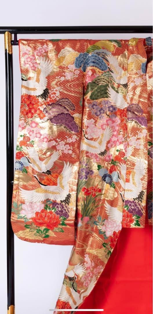 50%OFF! 125,000円→62,500円】花嫁色打掛け 朱色/金刺繍 鶴/松梅、背 