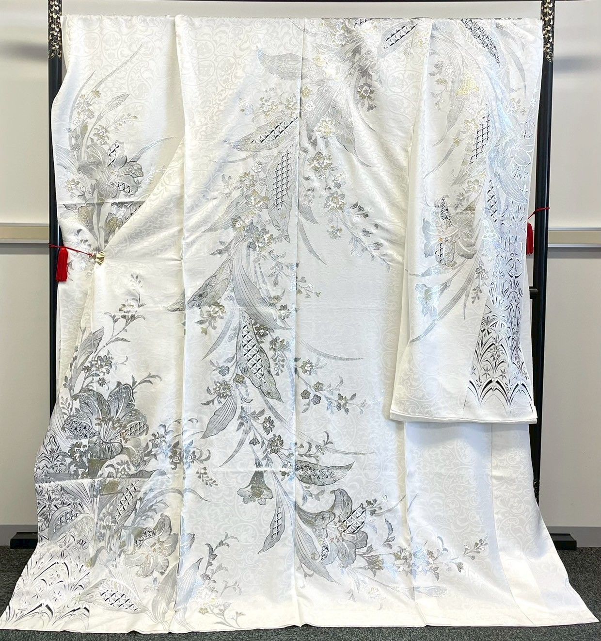 振袖　オーダー仕立て ビューティフルジャパン　関芳　百合　銀彩　シルバー　成人式 振袖オーダー仕立て ビューティフルジャパン関芳百合銀彩