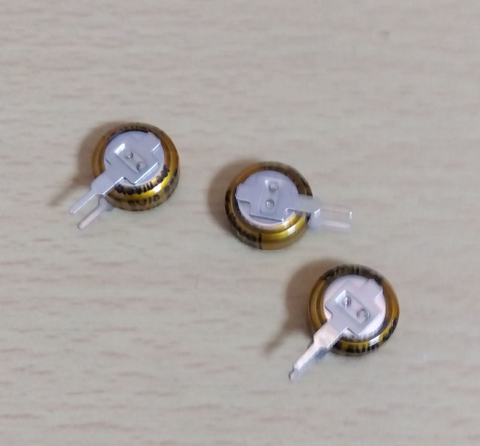 スーパーキャパシタ（電気二重層コンデンサ）5．5V 0