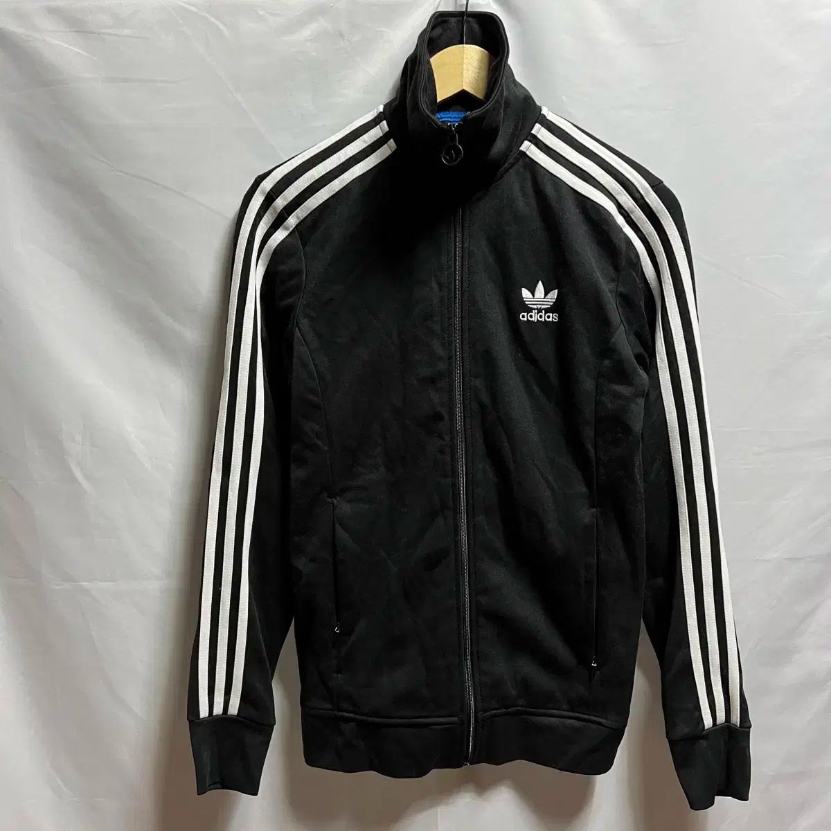 純正品/ 90 adidas(アディダス) 新作 ヨーロッパ 黒 トラックトップス ジャージ