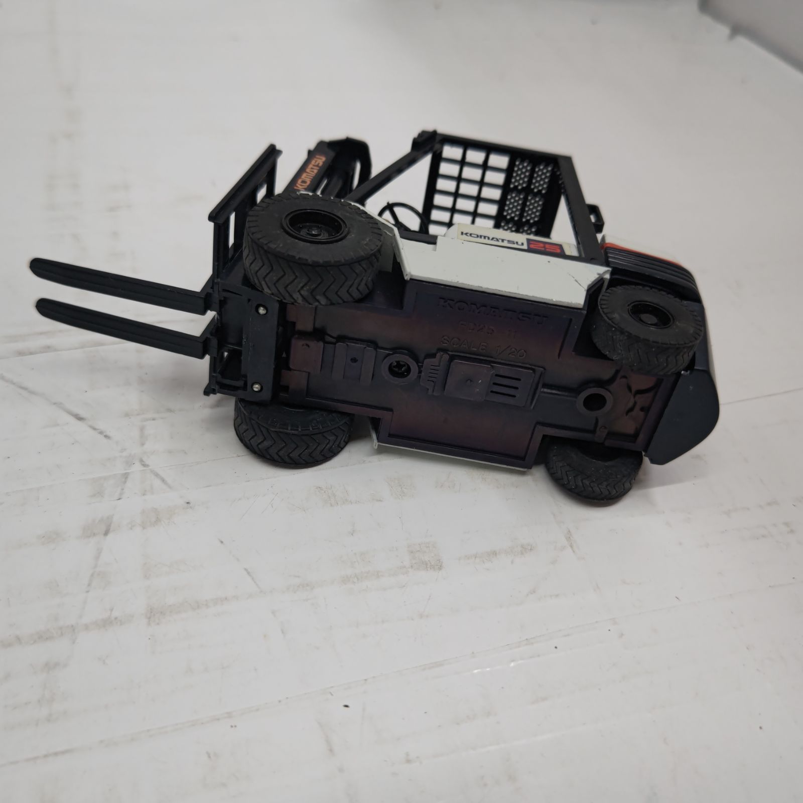 h62359 KOMATSU 小松フォークリフト 1/20 FD25-11ミニカー 置物 玩具