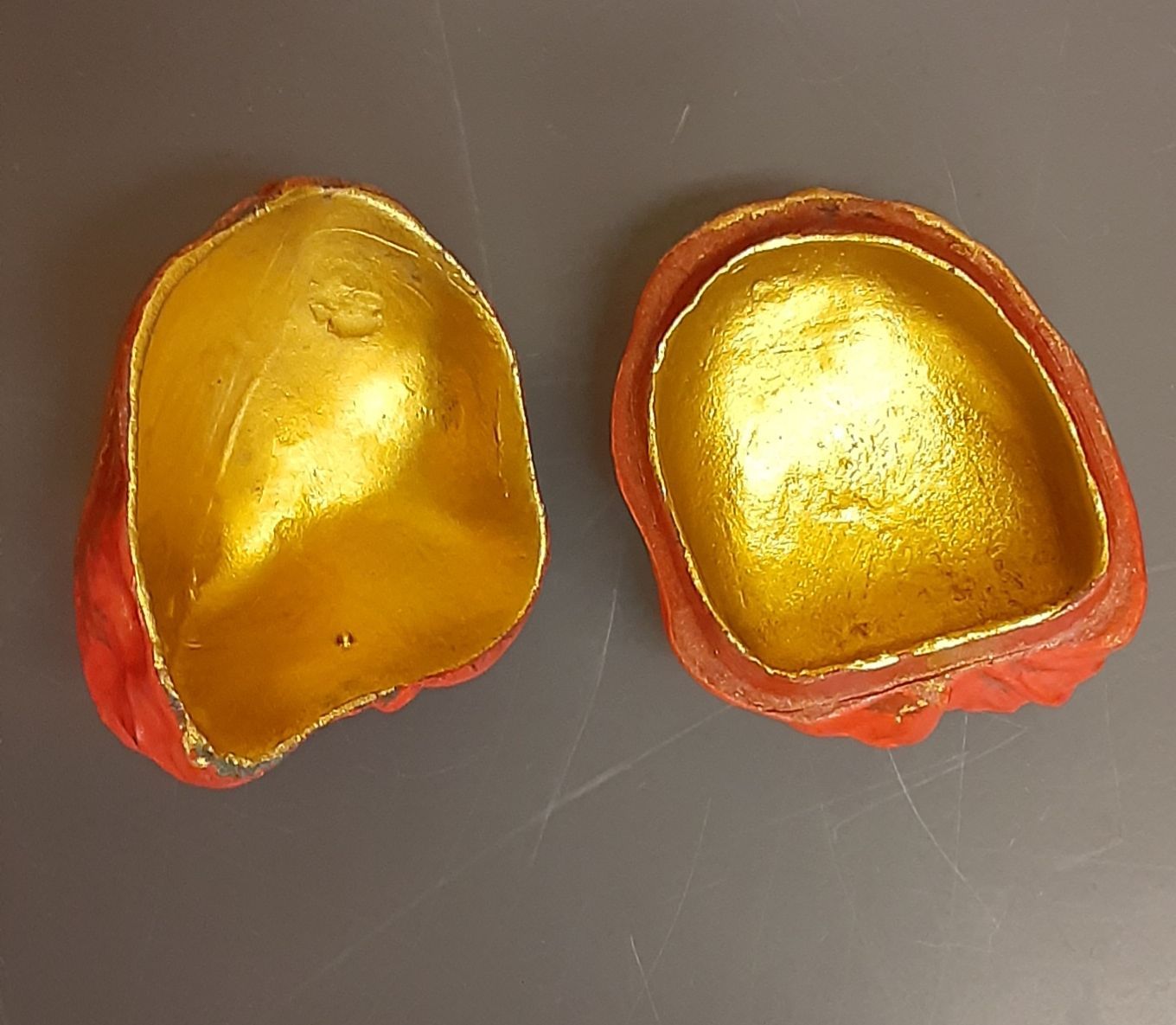 高岡銅器 須賀月芳作 蝋型鋳銅 松竹梅 香合 共箱 V R6341