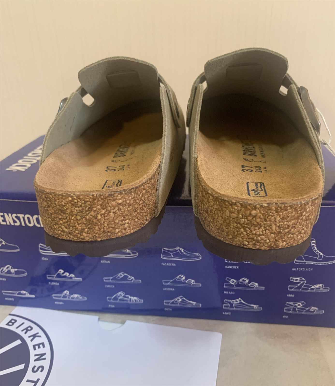 ビルケンシュトック BIRKENSTOCK  レギュラー幅   Boston/ボストン  スエードレザー クロッグ ソフトベッド コルクソールサンダル  メンズ·レディース ソフトフットベット ベロア   トープ