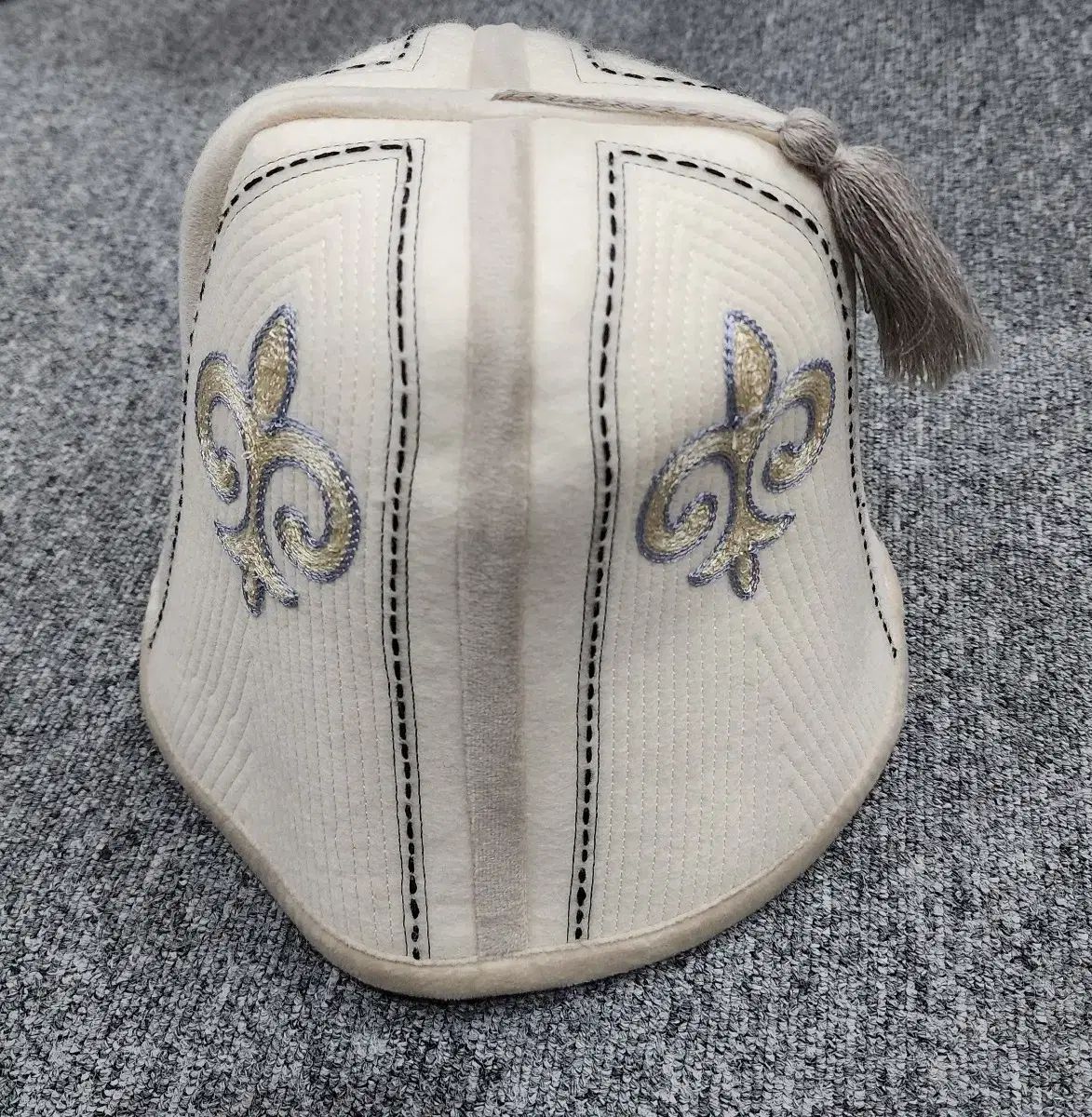 キルギス 伝統 帽子 カルパック バケットハット