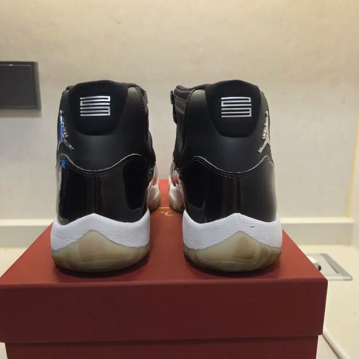 NIKE ナイキ エアジョーダン 11 ジュビリー 290