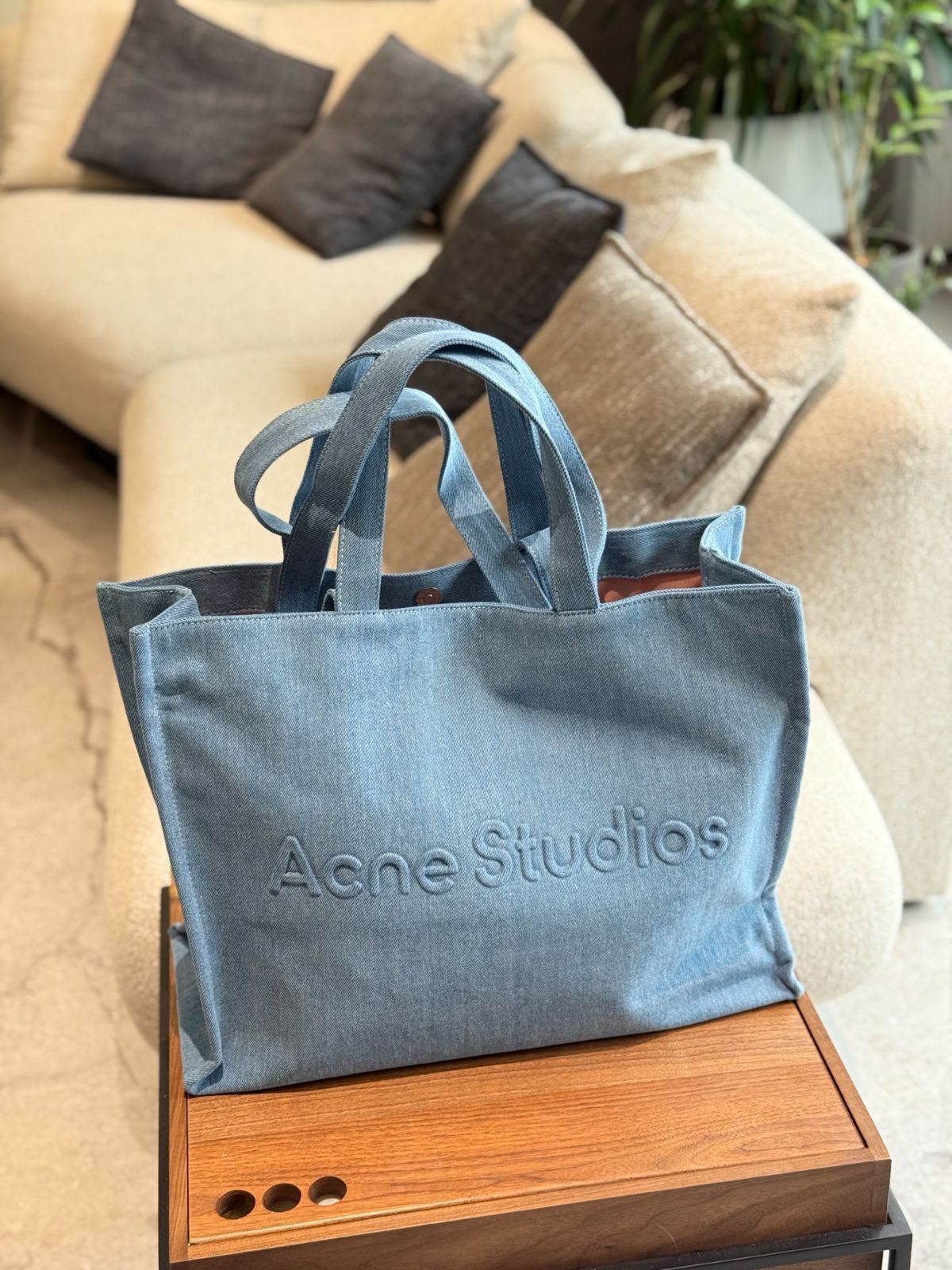 【Acne Studios】国内発送★デニムトートバック アクネ ストゥディオズ - デニム トートバッグ | HBX - ハイプ