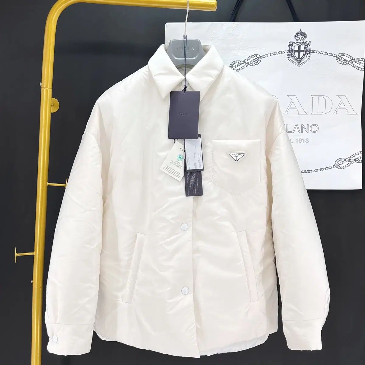 36 サイズ PRADA プラダ レニロン レディース パッド入り ライト ダウン ジャケット