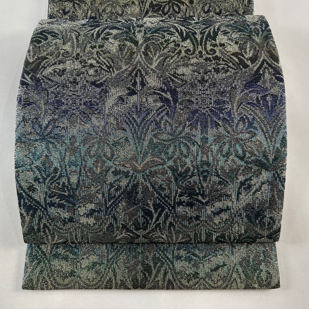 袋帯 美品 逸品 佐波理 落款あり 綴 甲胄定 箔 灰色 お太鼓柄 正絹 中古 佐波 理 綴 袋帯の通販