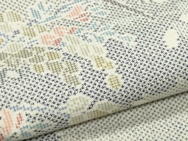 平和屋着物○本場大島紬 白大島 9マルキ 雲重ね草花文 正絹 逸品  