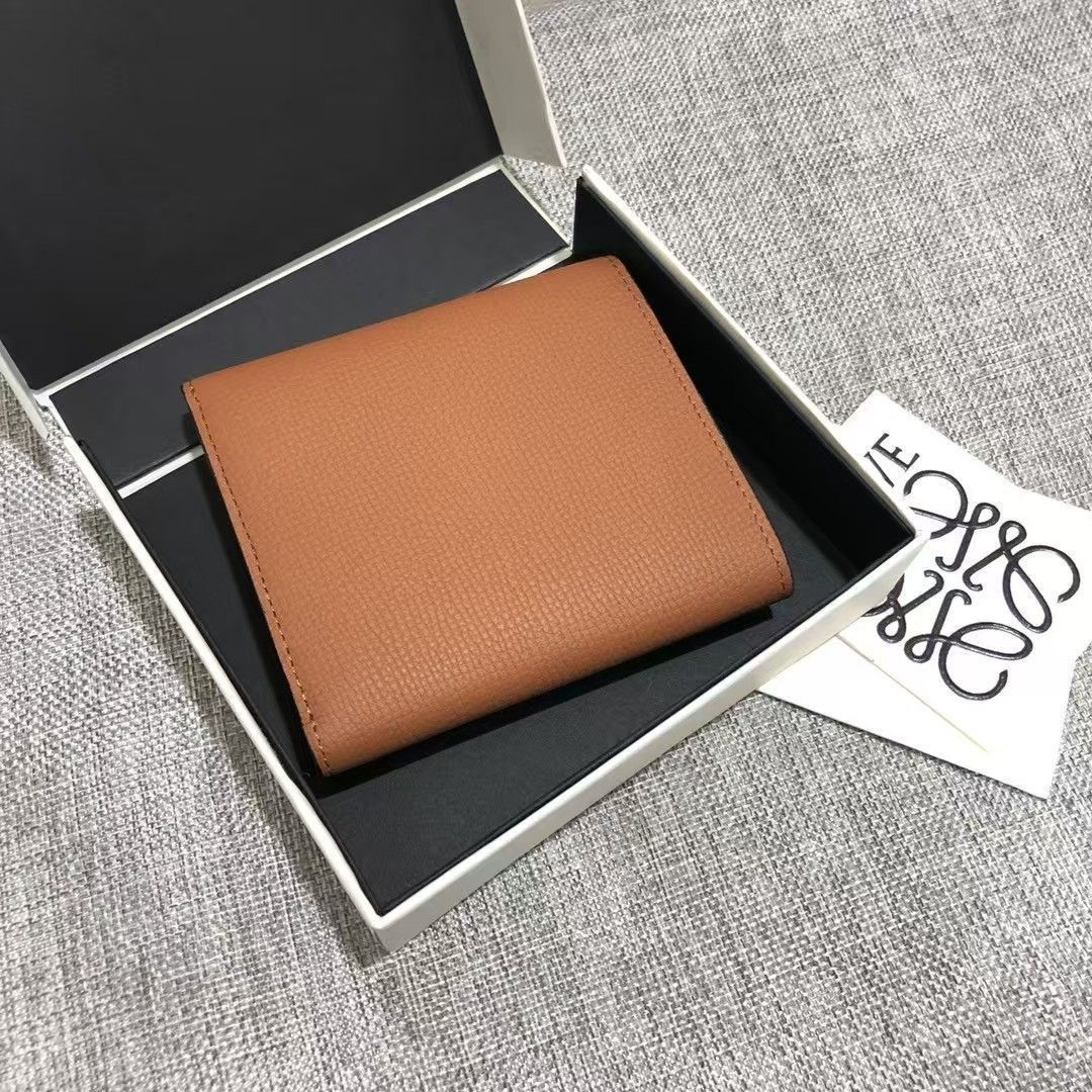 2025年 お歳暮・冬ギフト特集 新品未使用 メルカリ - LOEWE財布[本日特価|新品未使用品] 小物
