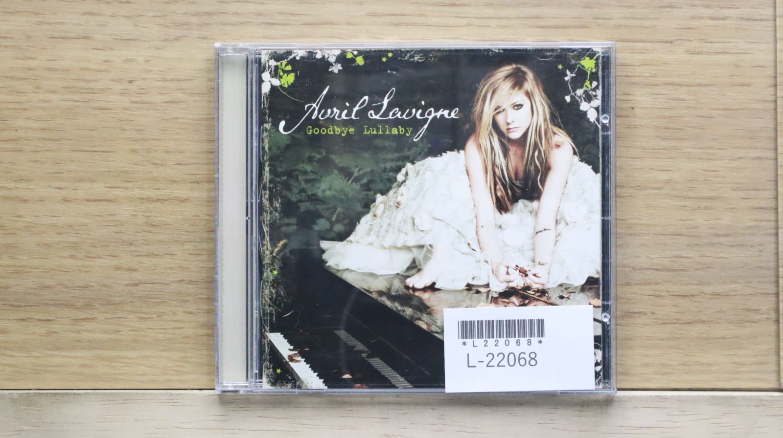 アヴリル・ラヴィーン サイン入りCD Yahoo!オークション - アヴリル・ラヴィーン サイン入り CD