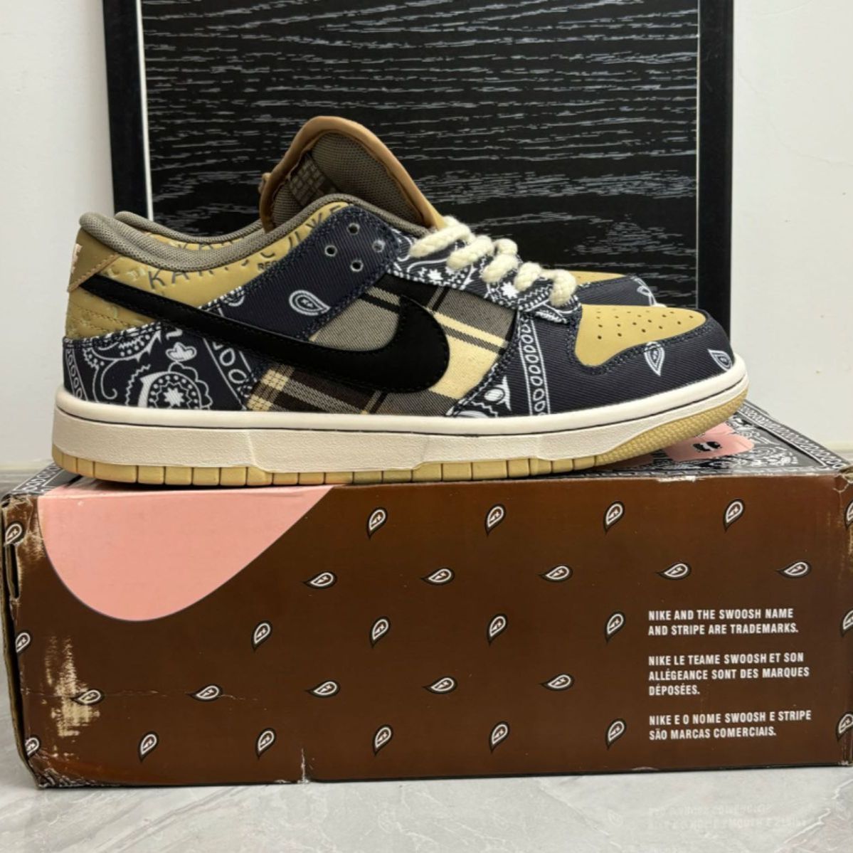 Travis Scott × Nike SB Dunk Low トラヴィススコット × ナイキ SB ダンク ロー スニーカー 男女兼用 新品未使用  CT5053-001 - メルカリ