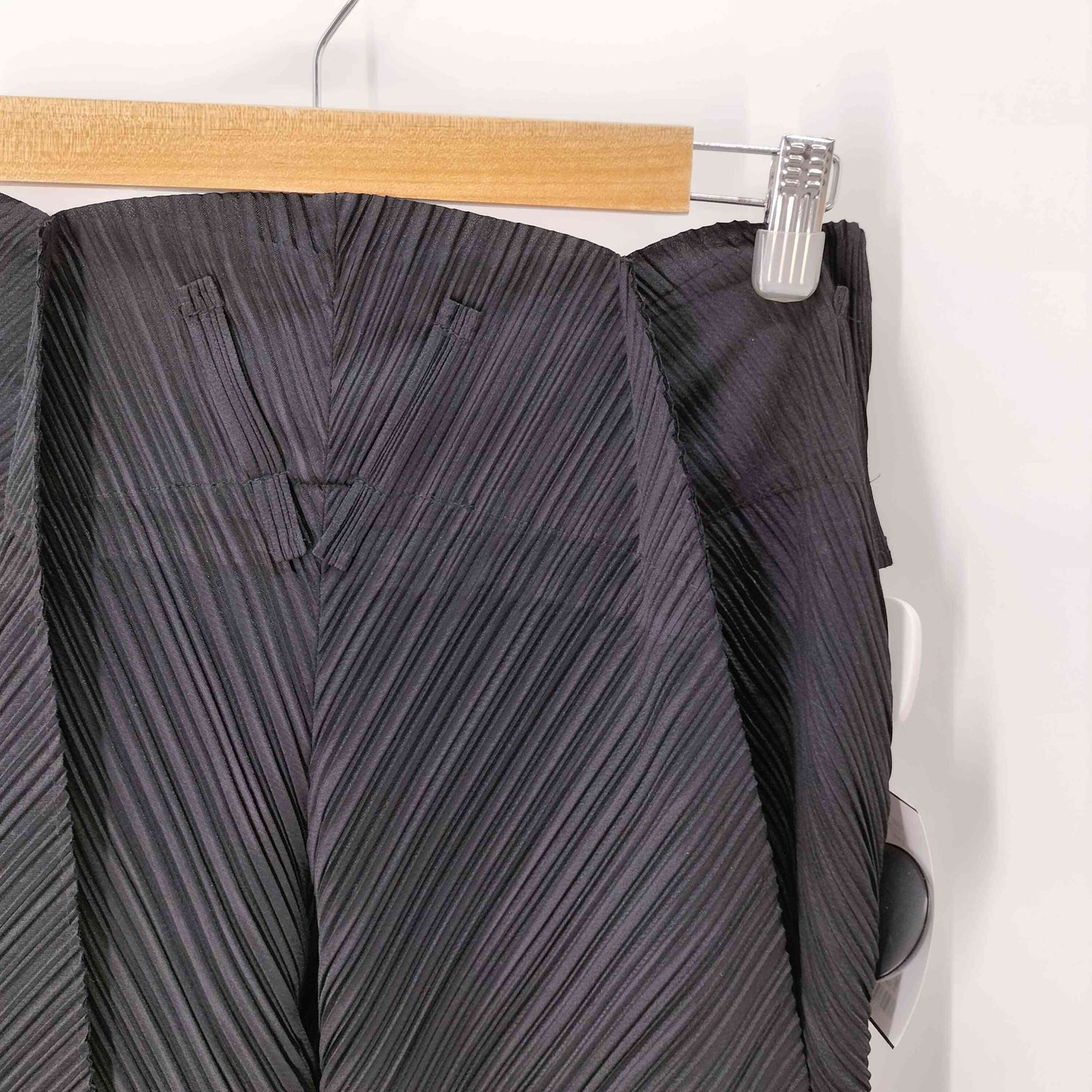PLEATS PLEASE プリーツプリーズ イッセイミヤケ 変形 PLEATS PLEASE ISSEY MIYAKE - ファッション | SPUR