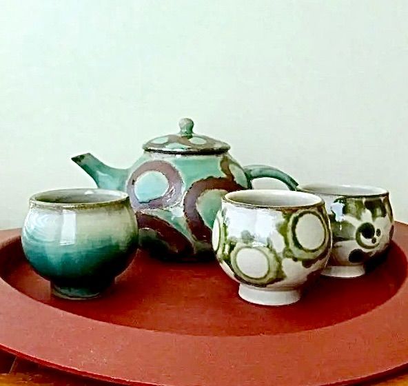 やちむん 山城窯 山城尚子 ティーポット1個と湯呑3客（柄3種類）セット