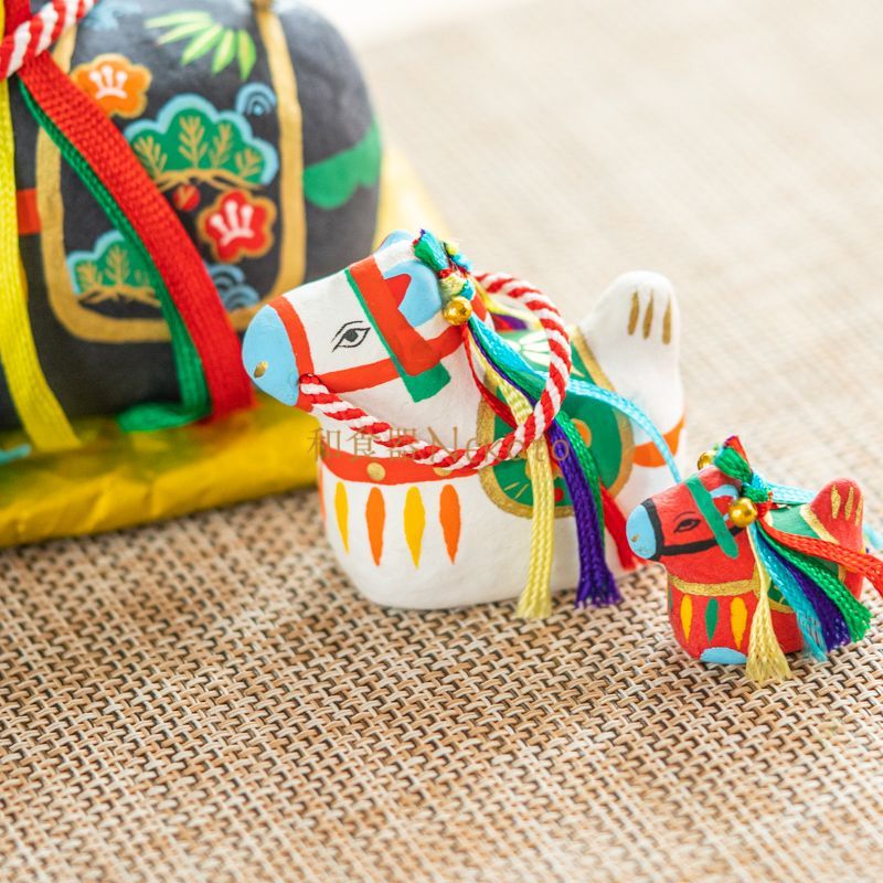 正月飾り2026年令和8年 ちぎり和紙 はりこーしか雅午 招き午 馬 干支 うま 置物 和縁起物 和縁起物 新年お正月祝い 海外プレゼント 贈り物TK-19