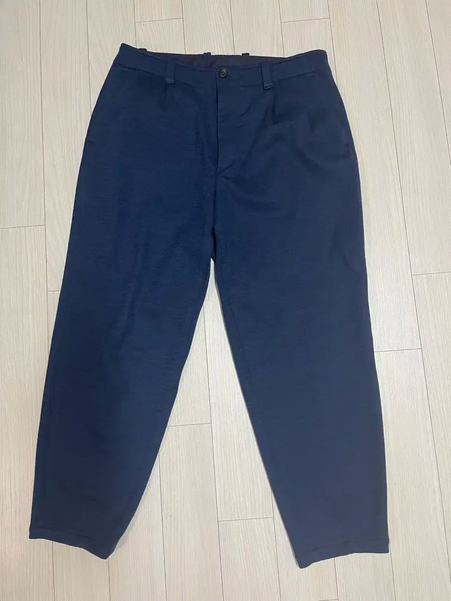 ハーブ クロップド パンツ