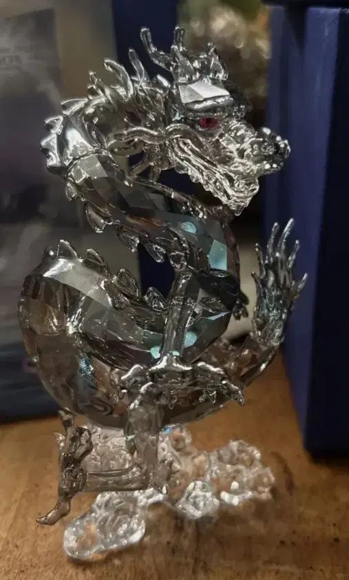 スワロフスキー:SCS25周年記念ドラゴン 【公式通販】