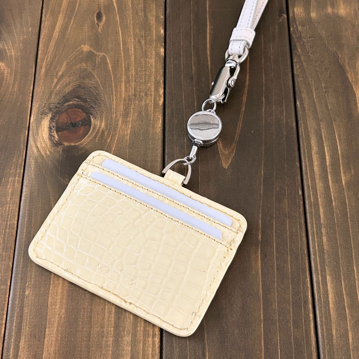 IDホルダー ヴァニラホワイト