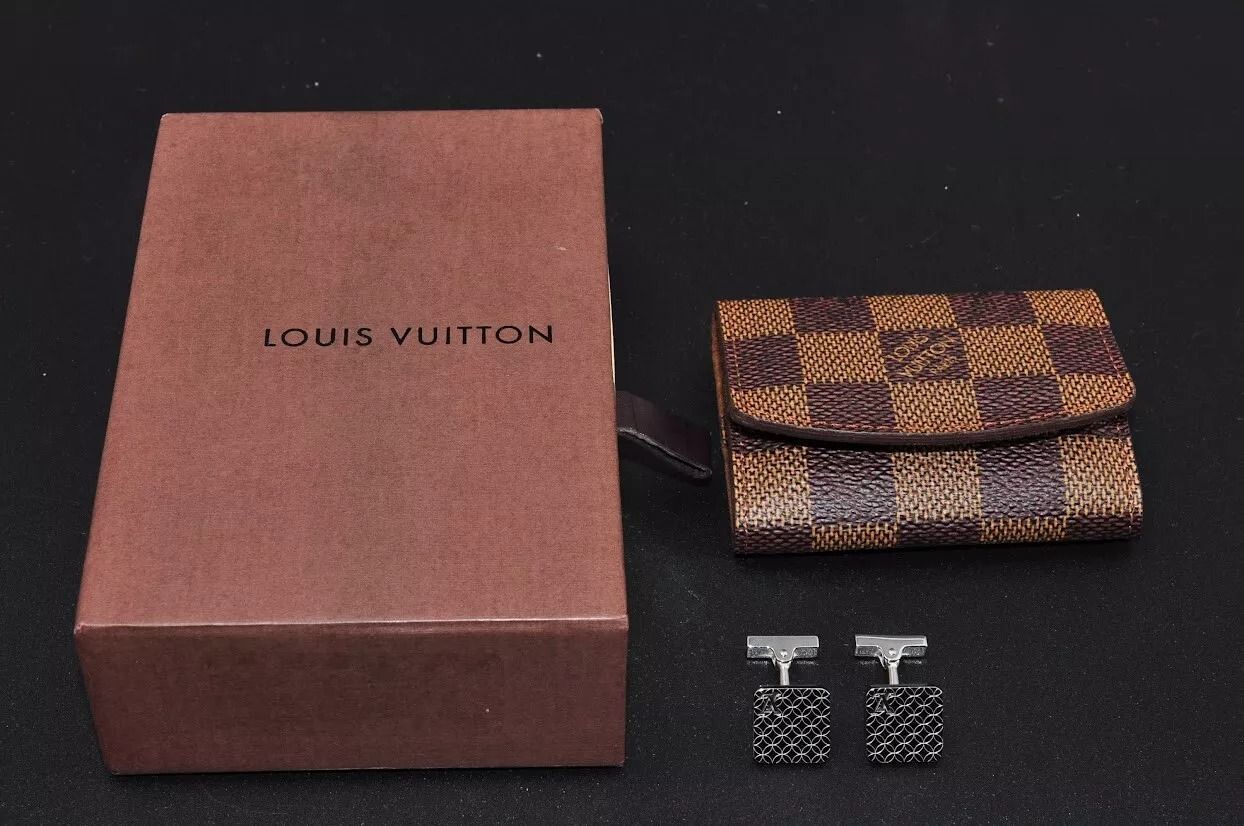 【美品】ルイヴィトン カフスボタン カフリンクス ロゴ レザーケース付 Louis Vuitton LV ルイヴィトン カフリンクス カフスボタン