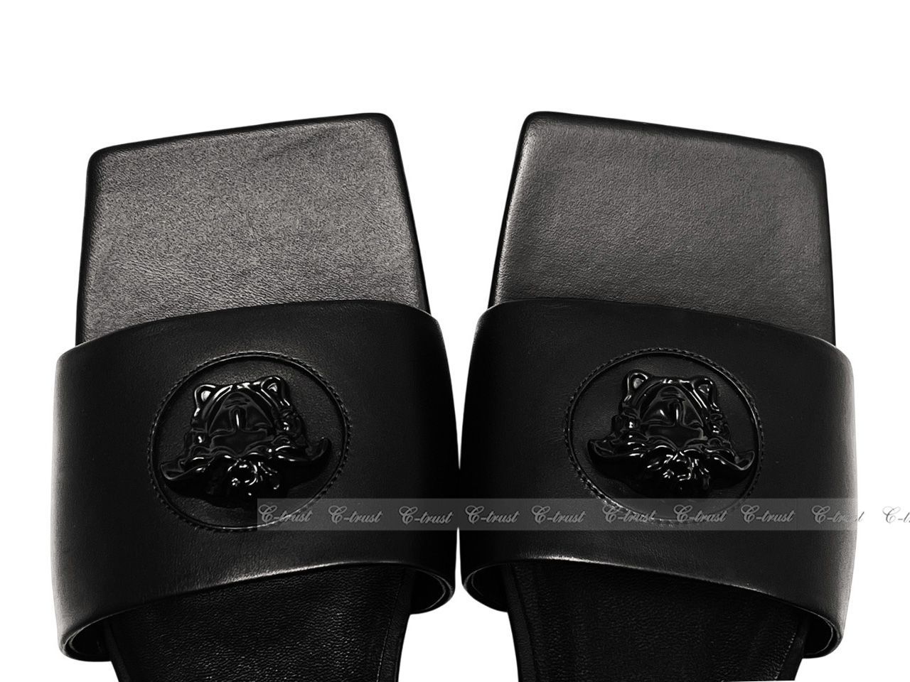 VERSACE ヴェルサーチ サンダル エナメルレザー メデューサ