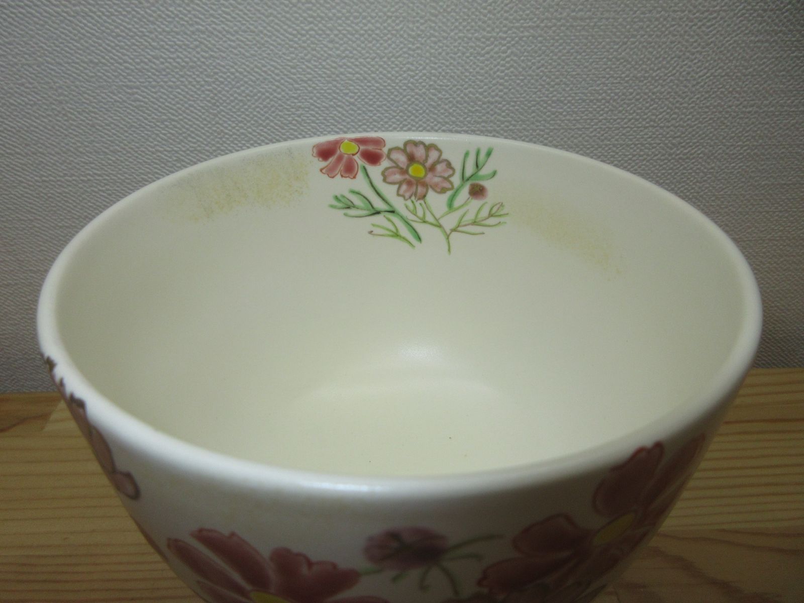 逢絢亭・新品】茶道具 茶碗 京焼 白釉 コスモスの図 秋桜の図 水