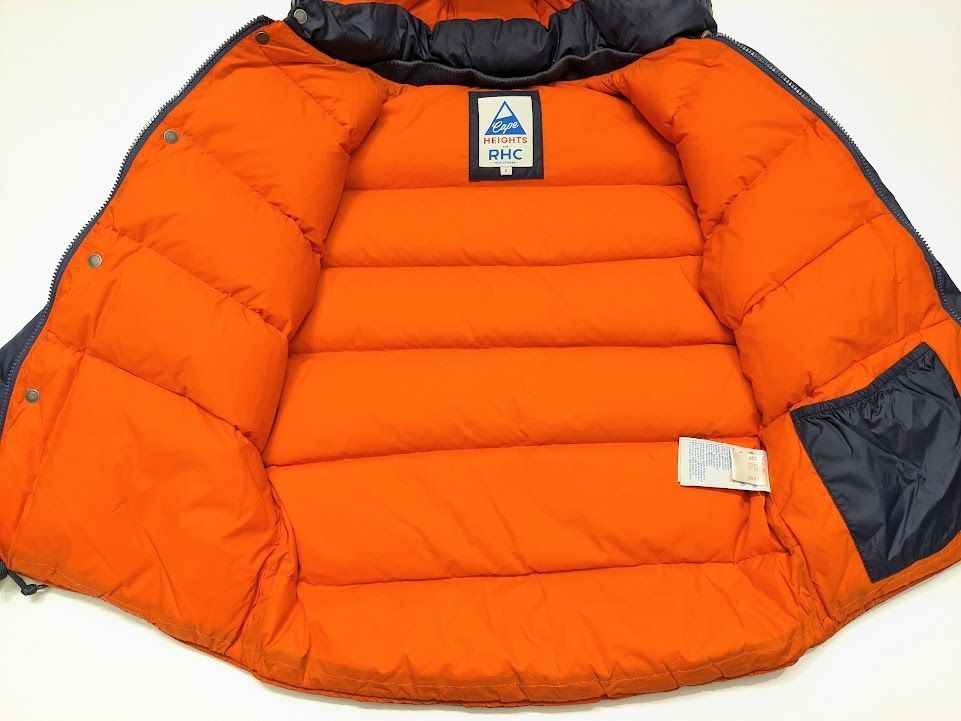 ロンハーマン✖️ケープハイツ ダウンコート 1Fにパブのあるタウン