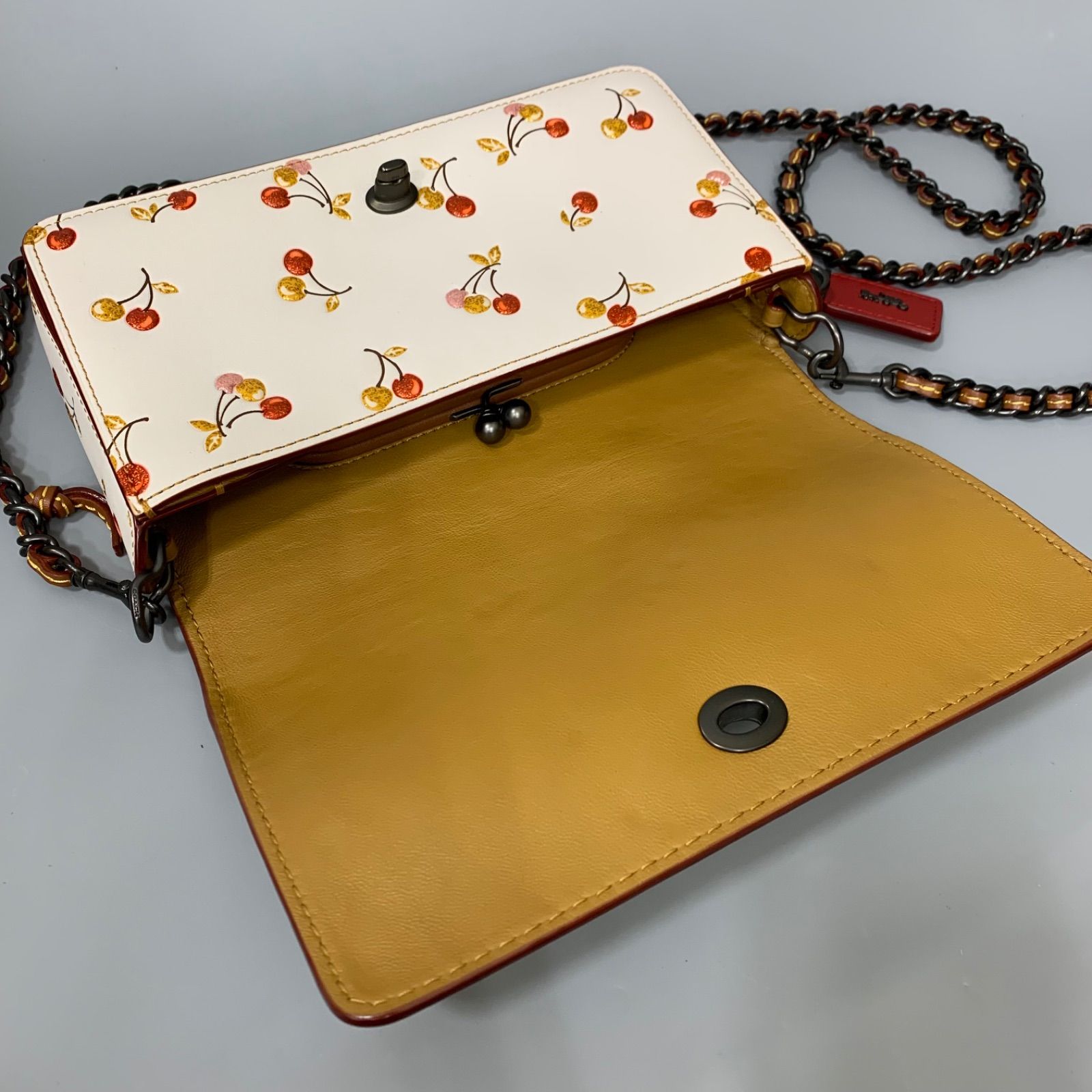 コーチ COACH バッグ ショルダーバッグ チェーンショルダー さくらんぼ 