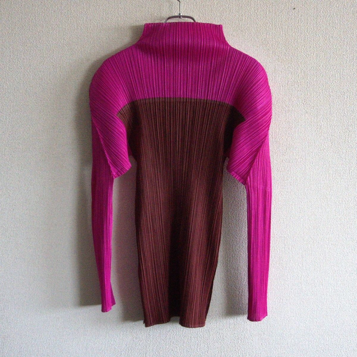 美品 PLEATS PLEASE プリーツプリーズ カットソー ハイネック PLEATS PLEASE 美品 ISSEY MIYAKE プリーツプリーズ イッセイ