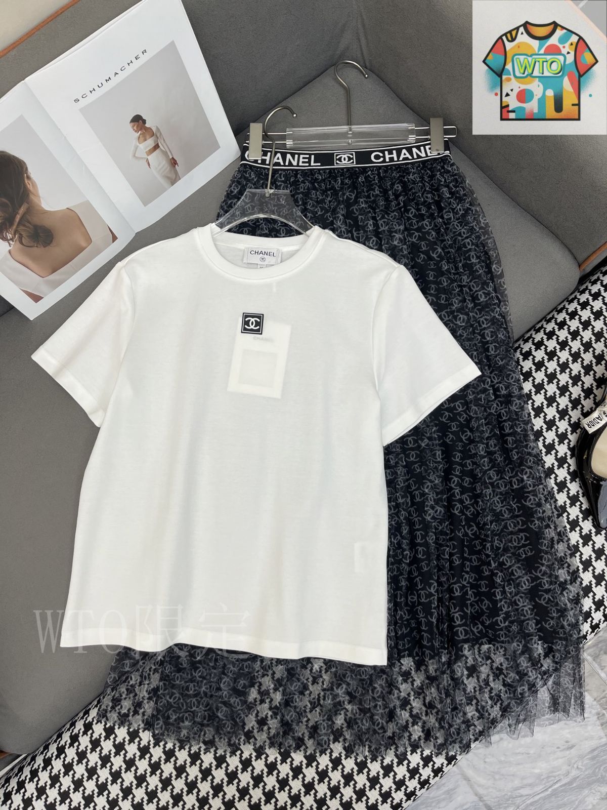 今日特価】Chanel 25 春夏 T シャツ + ハーフスカート セット-2