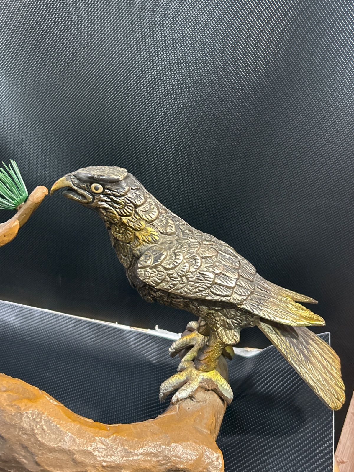 鷹の置物　金属工芸品　縁起物　高級オブジェ 希少 金属工芸品鷹の置物縁起物高級オブジェ|mercariメルカリ官方指定