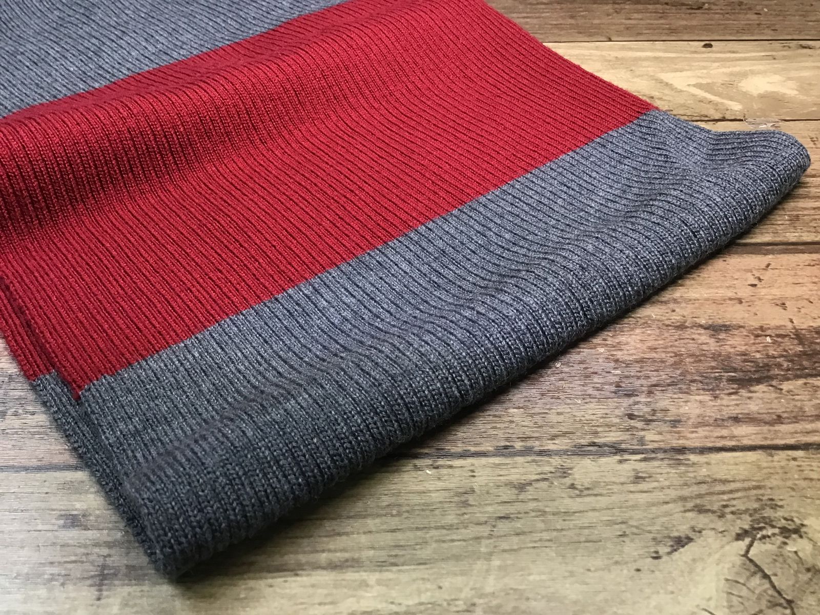 HM229 VELOBICI ヴェロビチ Merino Wool Scarf スカーフ Ribbed Ruby Tip Ruby One Size