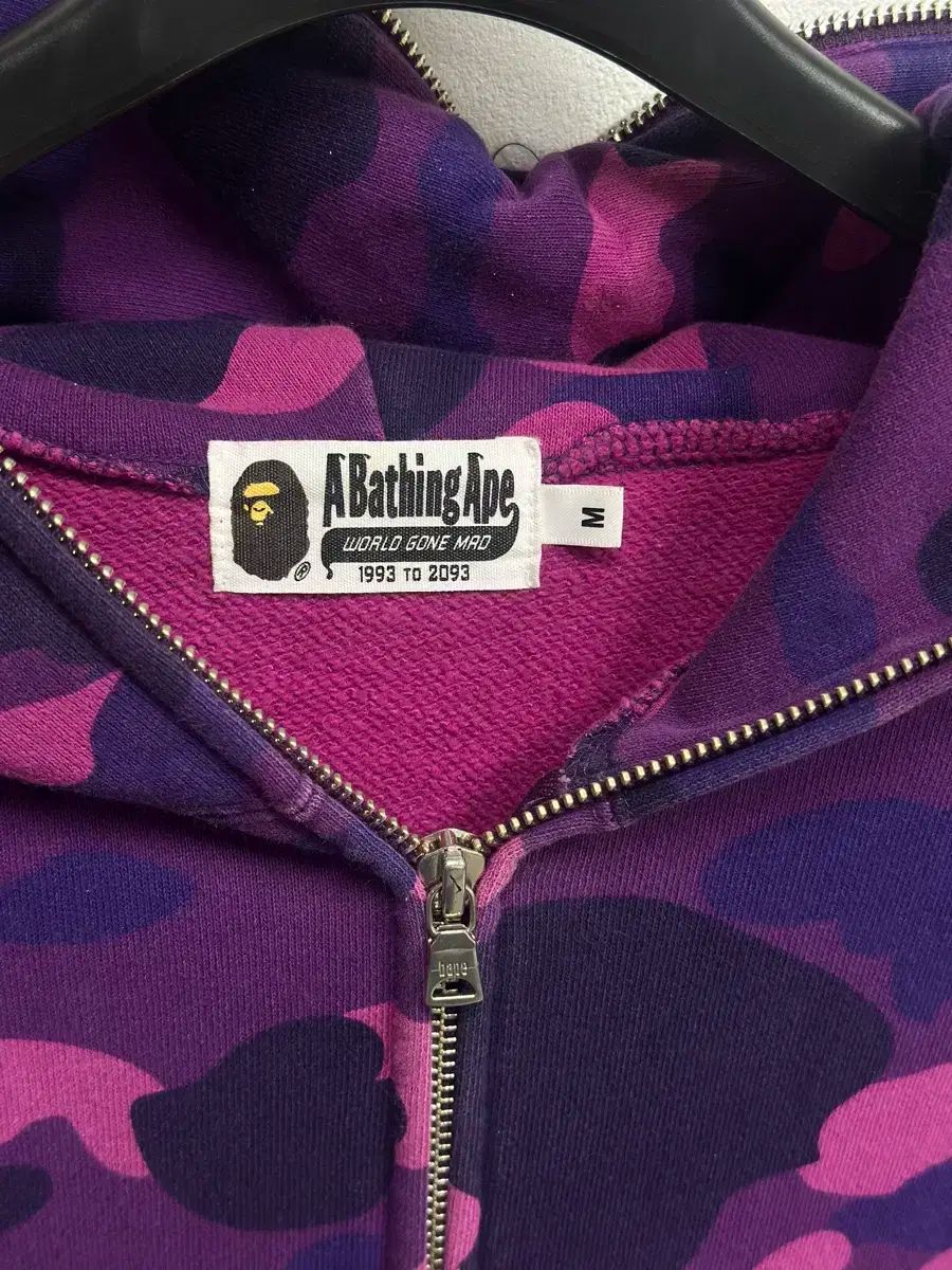 A Bathing Ape ショップ 紫迷彩フルジップパーカー
