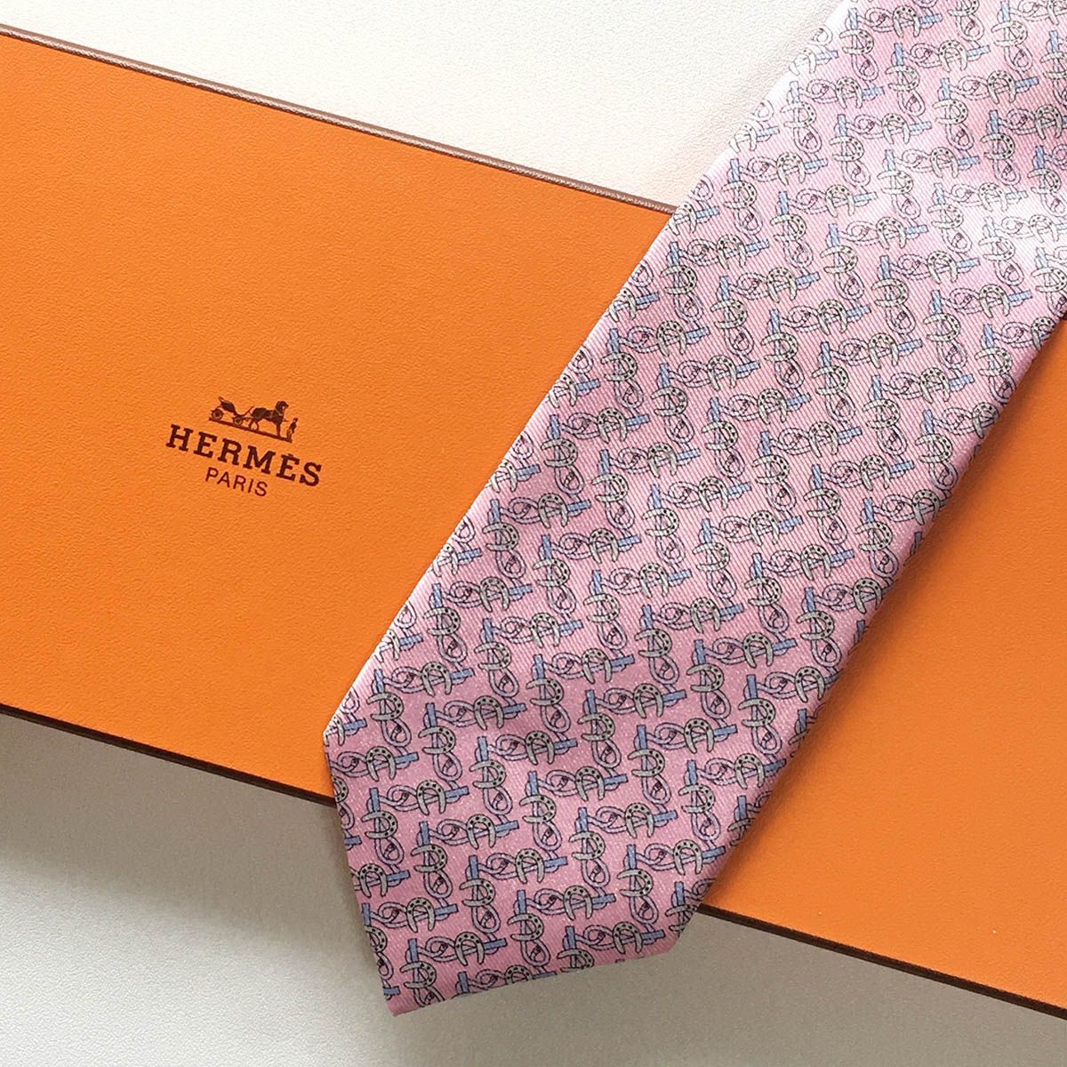 美品 エルメス HERMES ネクタイ シルク100% フランス製 ピンク