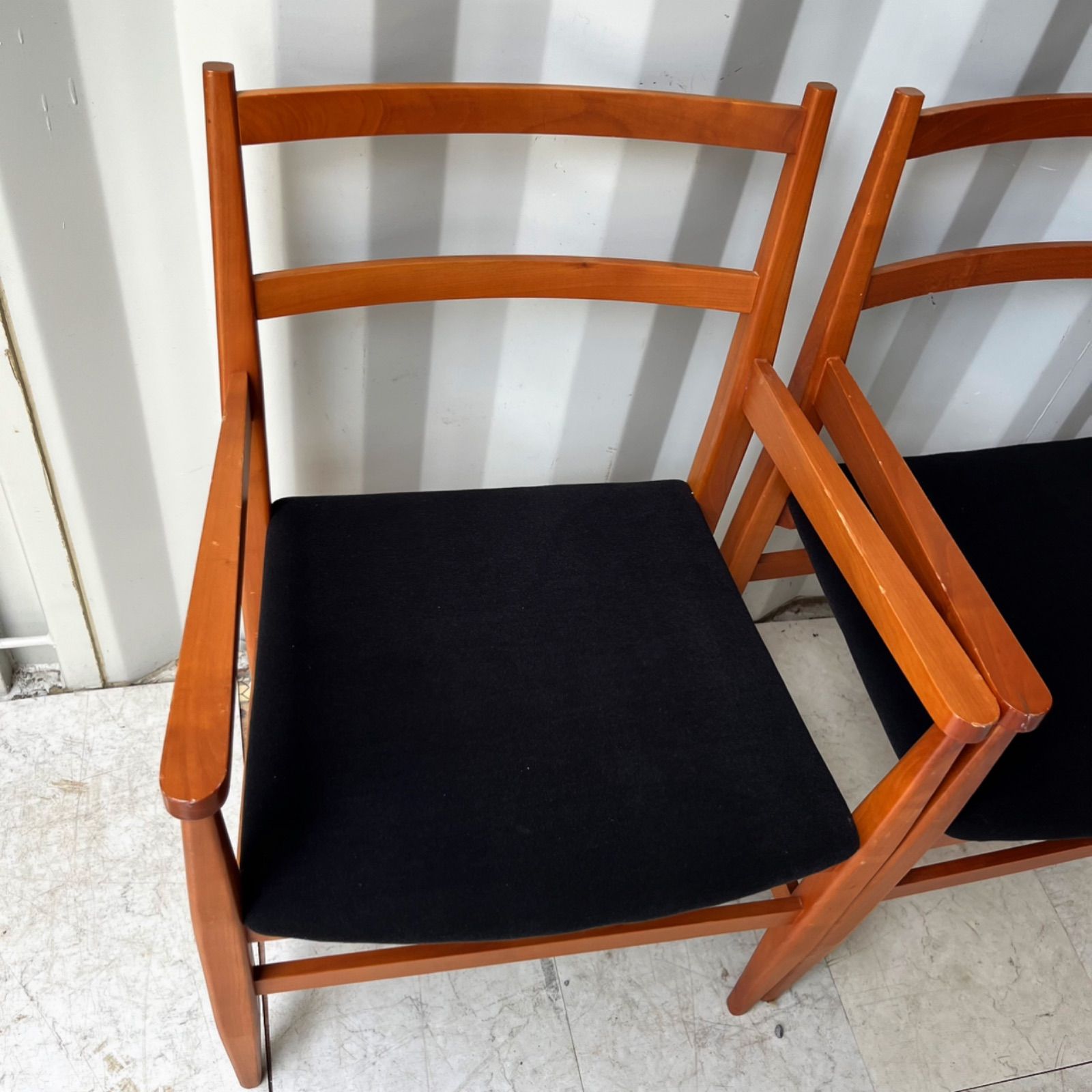 取付無料！カッシーナイクスシー 北欧風おしゃれアンティークアームチェア2脚✨ 取付無料！カッシーナイクスシー 北欧風おしゃれアンティークアーム