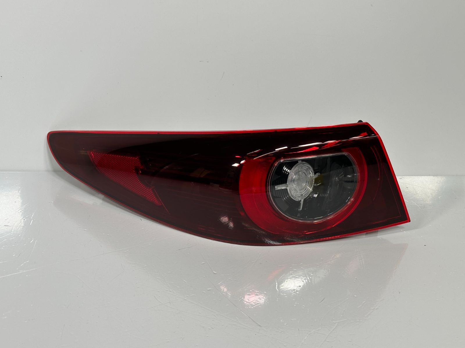 MAZDA3 ファストバック　左テールランプ　5BA-BPFP BOL-51-… マツダ 純正 MAZDA3 《 BPFP 》 左テールランプ B0L6-51-160A