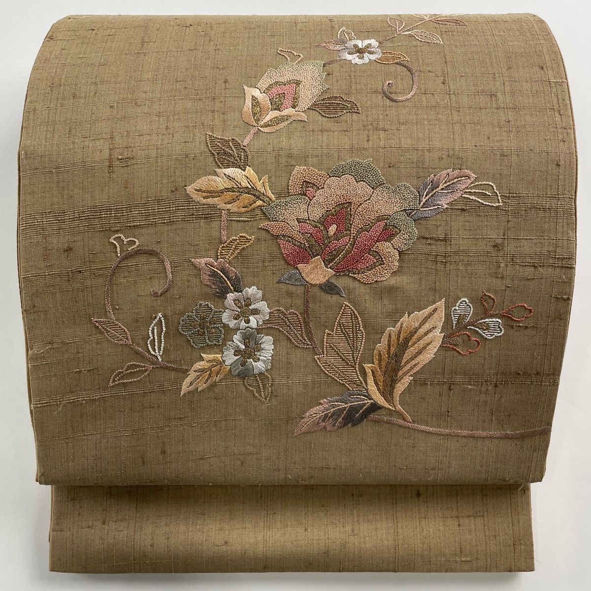 袋帯 秀品 紬地 草花 刺繍 箔 薄茶色 お太鼓柄 正絹 【中古