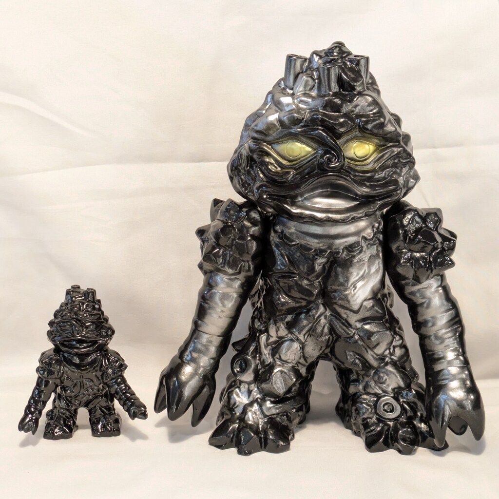復刻堂 ターゲットアース 復刻昭和の大怪獣 スモゴン1号 ブラック IKB 復刻堂 ターゲットアース 復刻昭和の大怪獣 スモゴン2号 黒成型