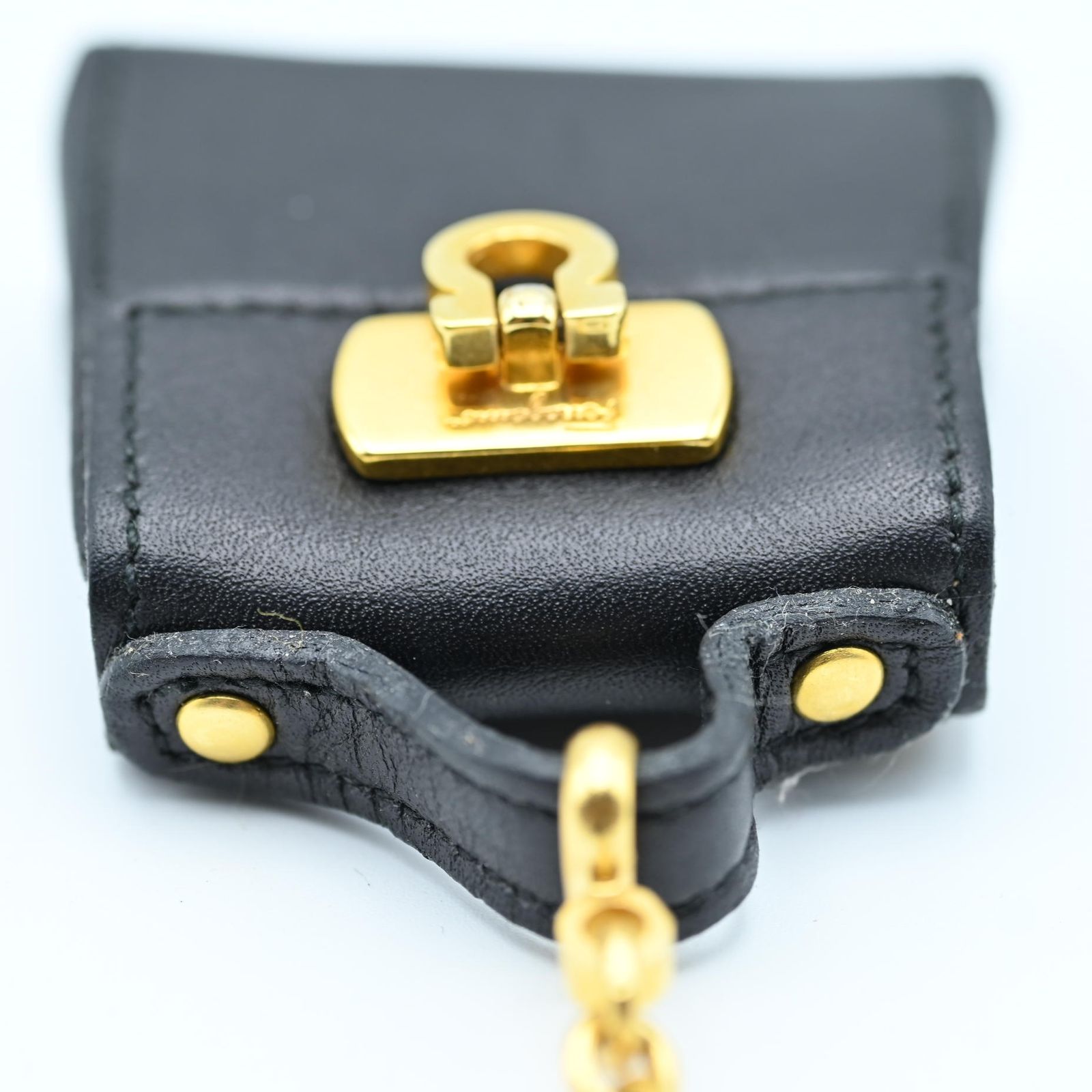 ☆人気☆【FERRAGAMO】☆フェラガモガンチーニチャーム☆ M08 Salvatore Ferragamo サルヴァトーレフェラガモ レザ