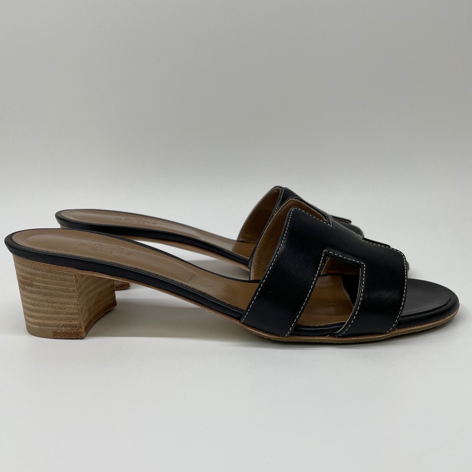 HERMES エルメス オアジス サンダル Hモチーフ ブラック 【公式通販】