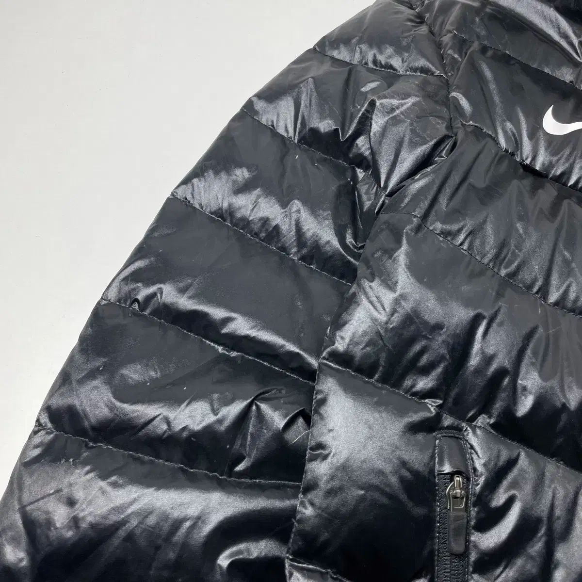 Nike(ナイキ） 光沢 ダウンジャケット 黒 L - メルカリ