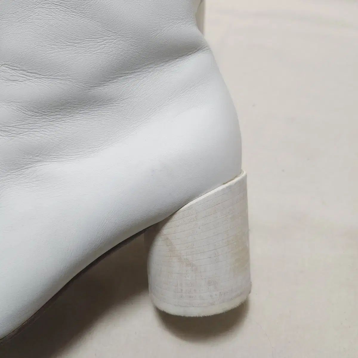 アンクルブーツ