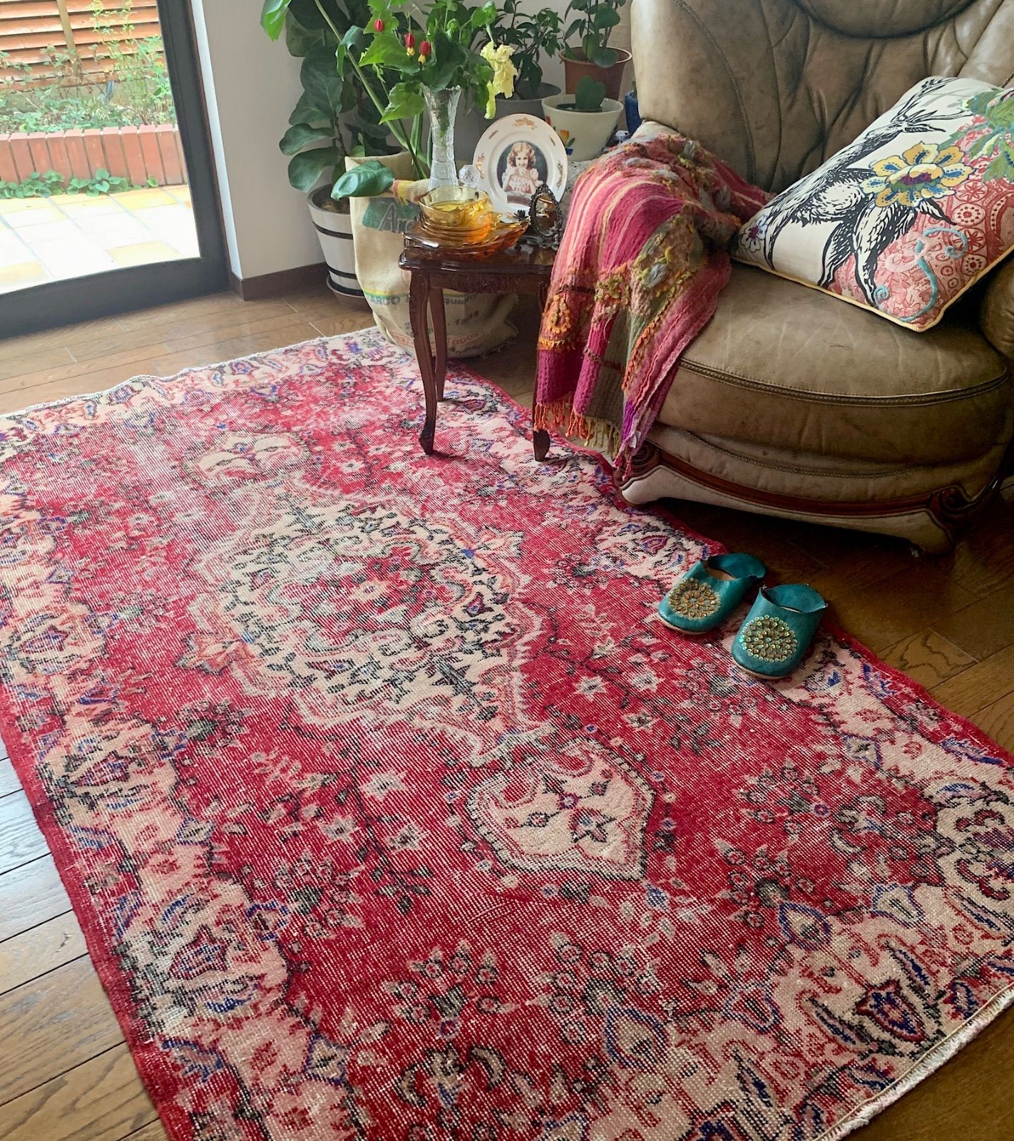 シャビーレッド宝石メダリオントルコヴィンテージラグ